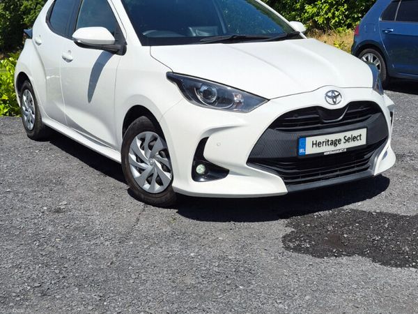 Toyota Yaris Hatchback, Petrol, 2021, White