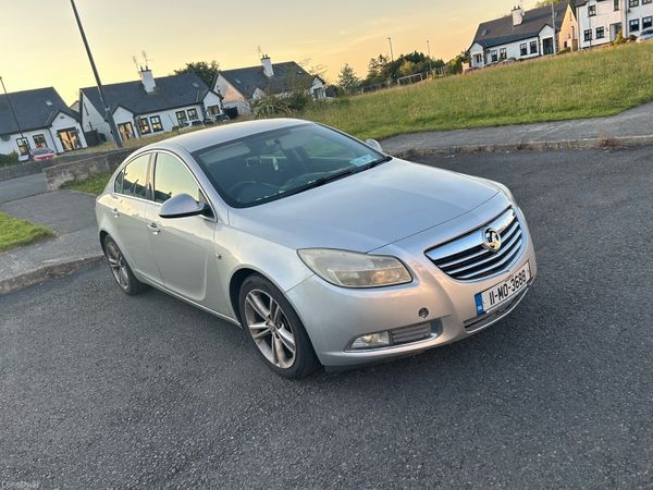 Vauxhall Insignia Hatchback, Diesel, 2011, Silver