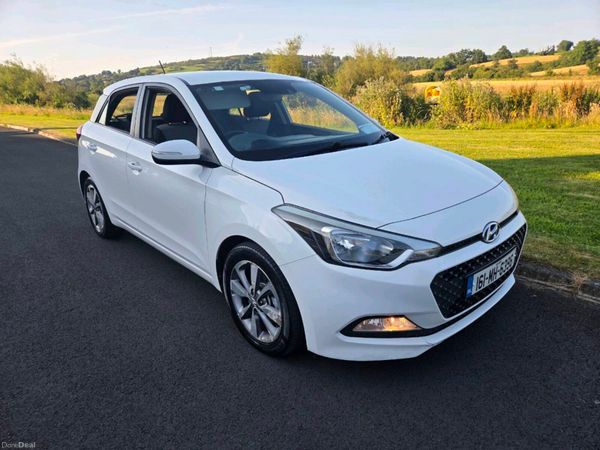 Hyundai i20 Hatchback, Diesel, 2016, White