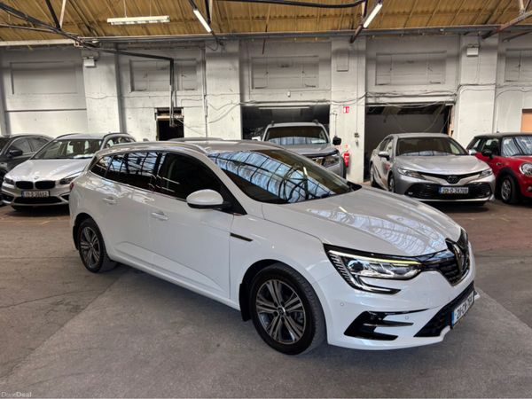 Renault Megane Estate, Petrol Plug-in Hybrid, 2021, White
