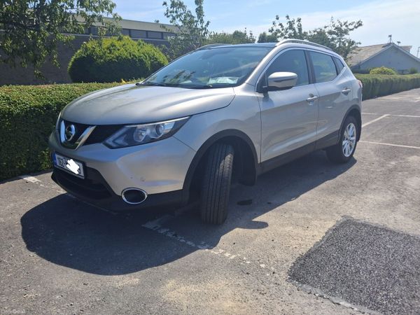 Nissan Qashqai Hatchback, Diesel, 2016, Silver