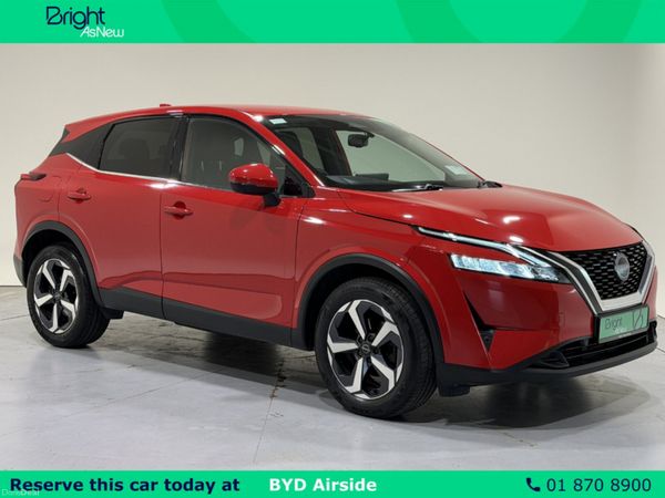 Nissan Qashqai MPV, Petrol, 2022, Red
