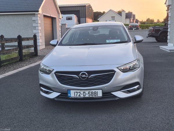 Opel Insignia Hatchback, Diesel, 2017, Grey