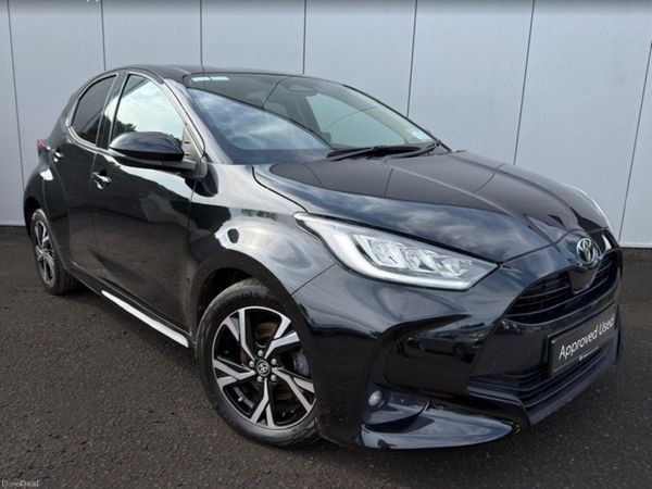 Toyota Yaris Hatchback, Petrol Hybrid, 2024, Black