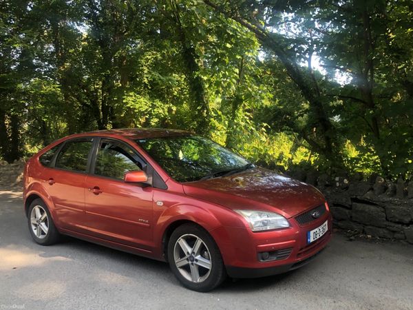 Ford Focus Hatchback, Petrol, 2008, Red