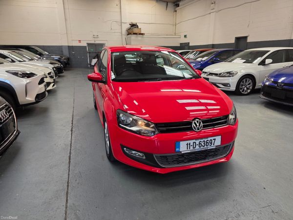 Volkswagen Polo Hatchback, Petrol, 2011, Red