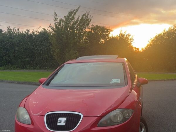 SEAT Leon Hatchback, Petrol, 2008, Red