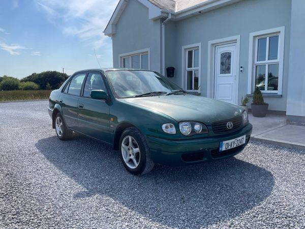 Toyota Corolla Saloon, Petrol, 2001, Green