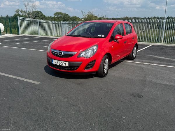 Opel Corsa Hatchback, Petrol, 2014, Red