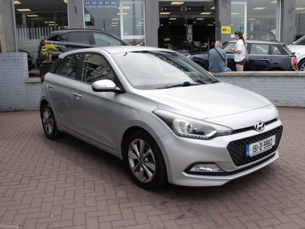 Hyundai i20 Hatchback, Petrol, 2015, Silver