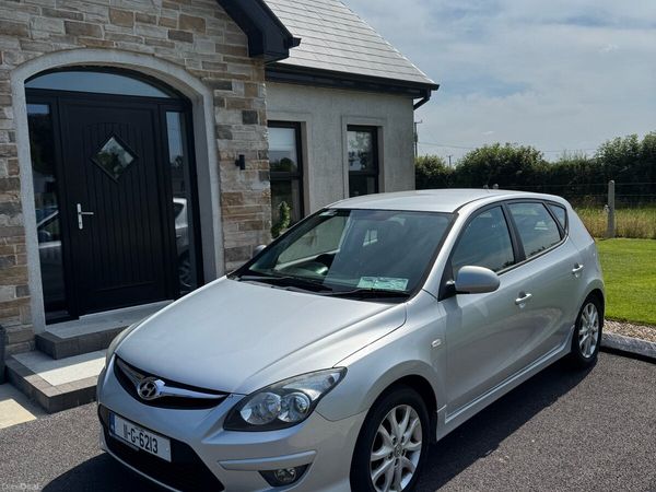 Hyundai i30 Hatchback, Diesel, 2011, Silver