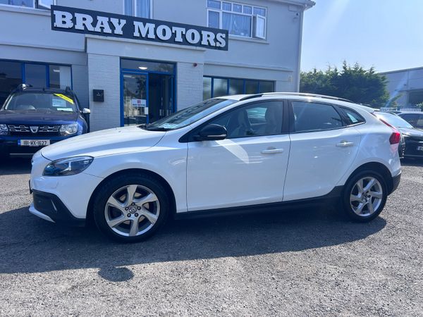 Volvo V40 Hatchback, Diesel, 2014, White