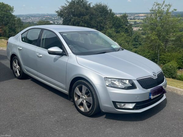Skoda Octavia Saloon, Diesel, 2015, Silver