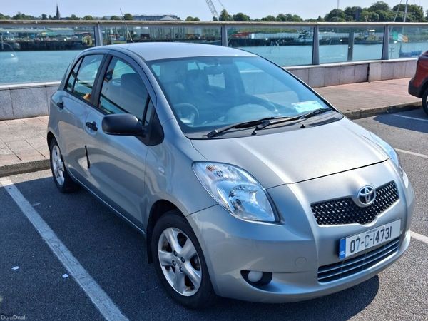 Toyota Yaris Hatchback, Petrol, 2007, Silver