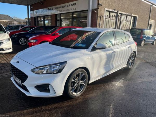 Ford Focus Hatchback, Petrol, 2019, White