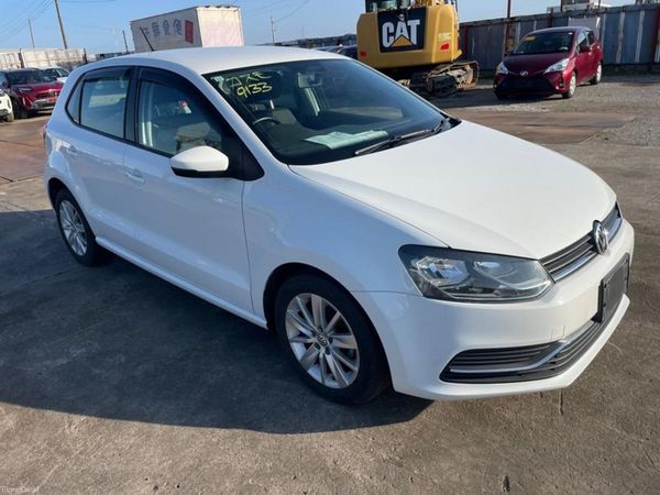 Volkswagen Polo Hatchback, Petrol, 2015, White
