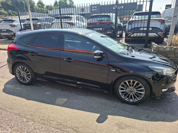 Ford Focus Hatchback, Diesel, 2017, Black