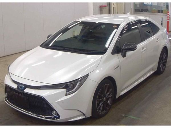 Toyota Corolla Saloon, Petrol Hybrid, 2019, White
