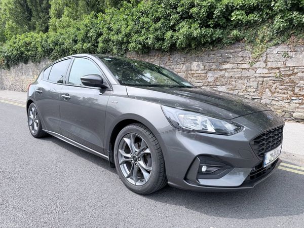 Ford Focus Hatchback, Diesel, 2021, Grey