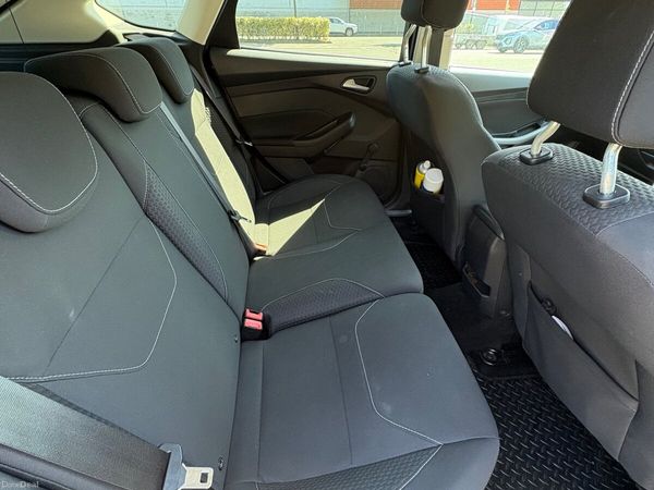 Ford Focus Hatchback, Petrol, 2015, Grey
