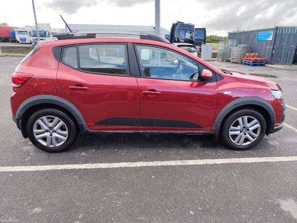 Dacia Sandero Stepway Hatchback, Petrol Gas, 2021, Red