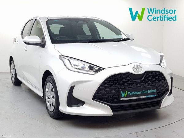 Toyota Yaris Hatchback, Petrol Hybrid, 2024, White