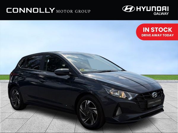 Hyundai i20 Hatchback, Petrol, 2022, Grey
