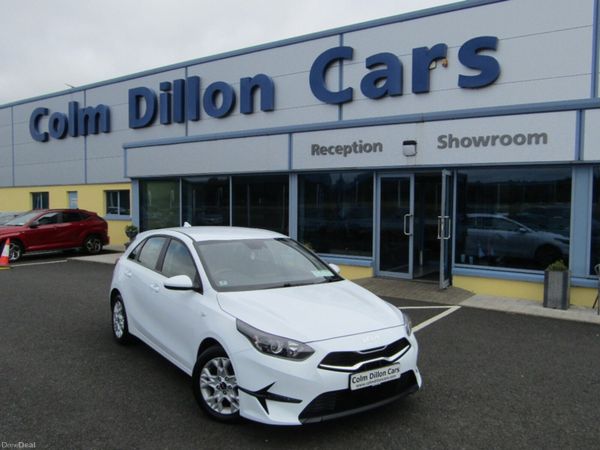 Kia Ceed Hatchback, Diesel Hybrid, 2024, White
