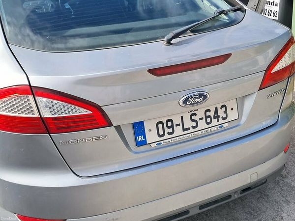 Ford Mondeo Hatchback, Petrol, 2009, Silver