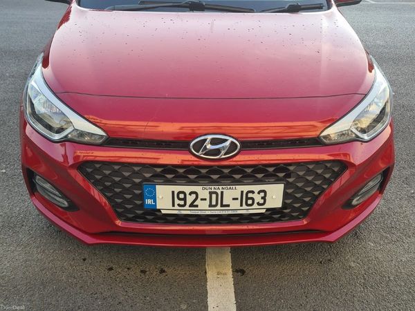 Hyundai i20 Hatchback, Petrol, 2019, Red