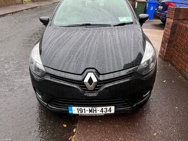Renault Clio Hatchback, Petrol, 2019, Black