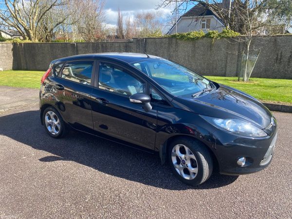Ford Fiesta Hatchback, Petrol, 2013, Black
