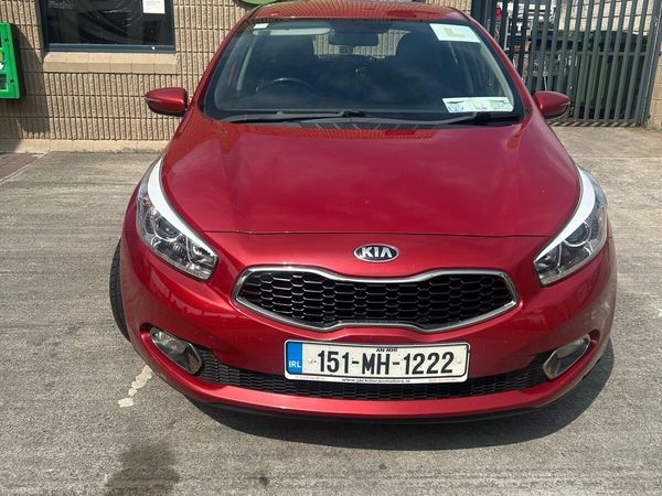 Kia Ceed Hatchback, Diesel, 2015, Red