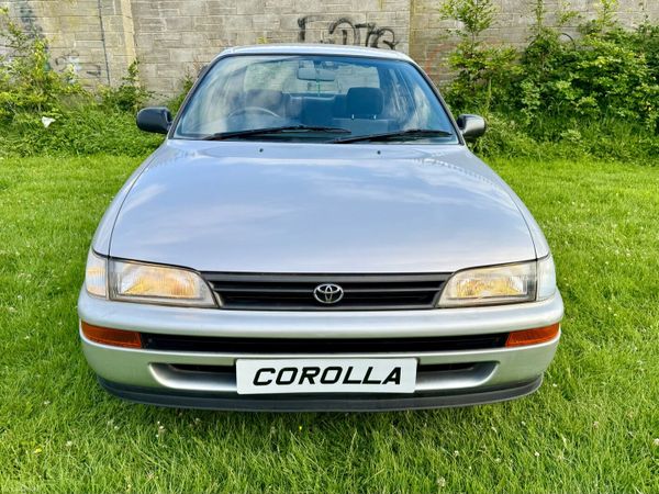 Toyota Corolla Saloon, Petrol, 1993, Silver