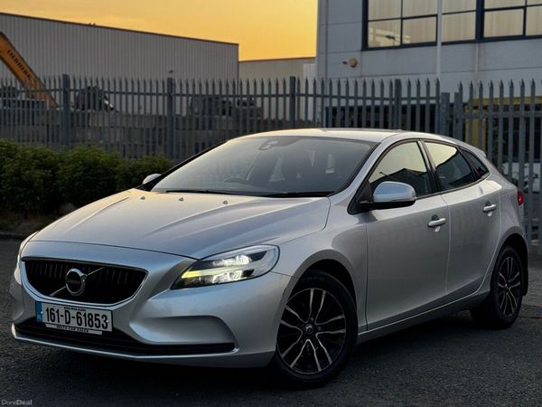Volvo V40 Hatchback, Diesel, 2016, Silver