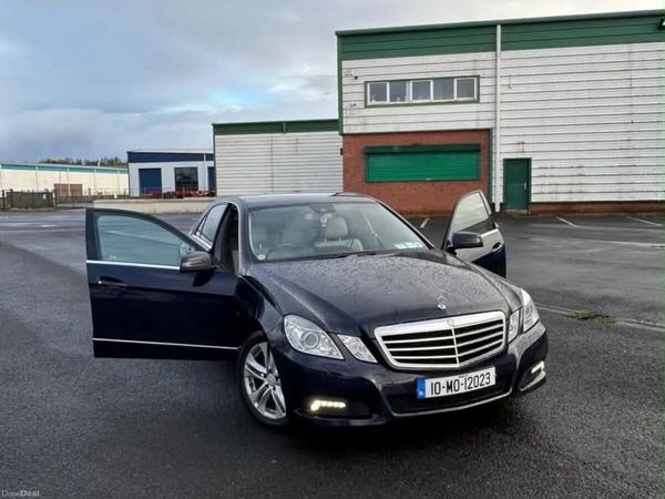Mercedes-Benz E-Class Saloon, Diesel, 2010, Blue