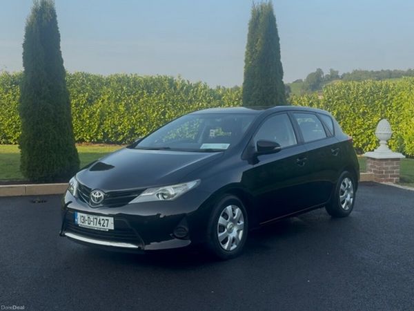 Toyota Auris Hatchback, Diesel, 2013, Black