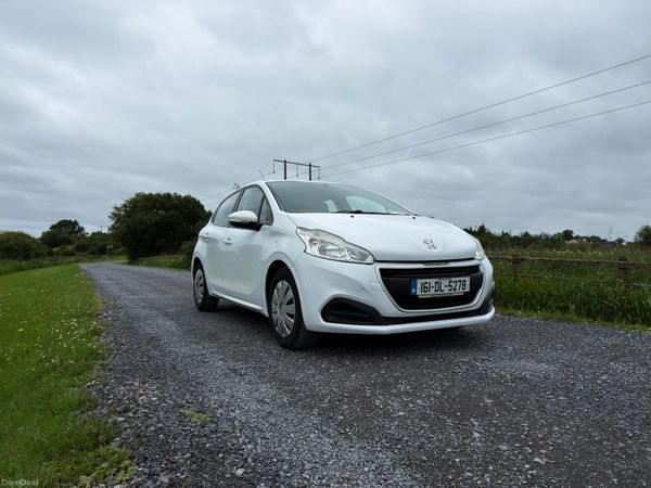 Peugeot 208 Hatchback, Diesel, 2016, White