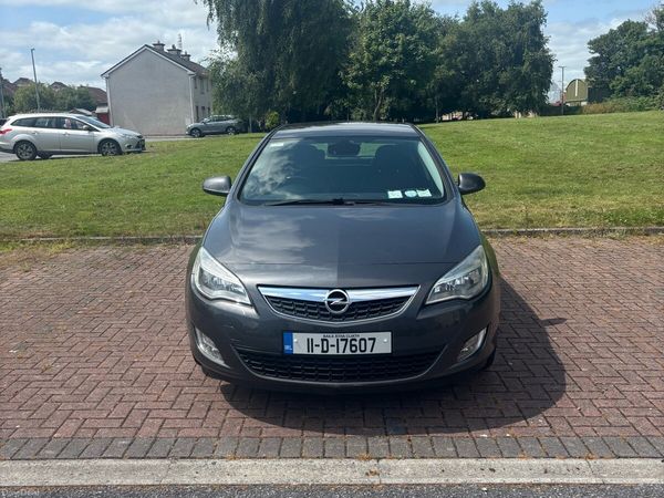 Opel Astra Hatchback, Diesel, 2011, Grey