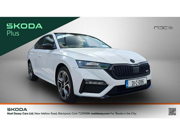 Skoda Octavia Hatchback, Petrol Plug-in Hybrid, 2021, White