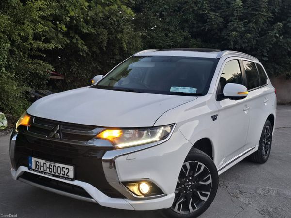Mitsubishi Outlander SUV, Petrol Plug-in Hybrid, 2016, White