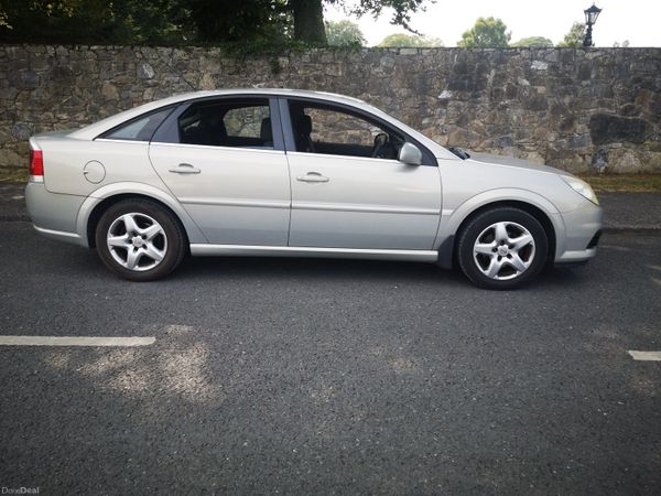 Opel Vectra Hatchback, Petrol, 2010, Yellow