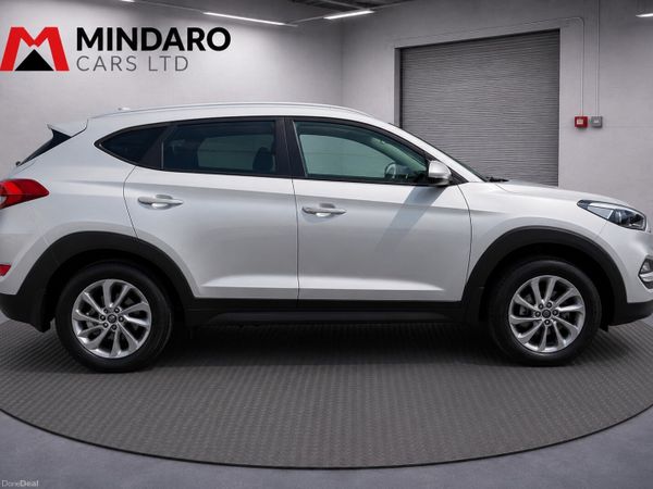 Hyundai Tucson SUV, Diesel, 2016, Silver