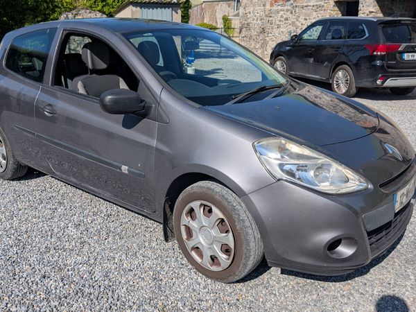 Renault Clio Hatchback, Ethanol Petrol, 2012, Grey