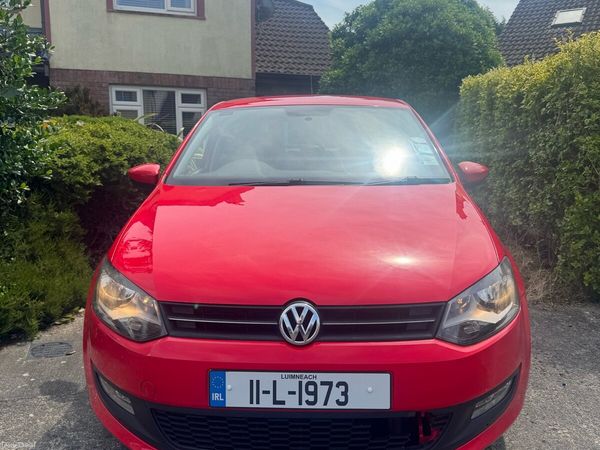 Volkswagen Polo Hatchback, Petrol, 2011, Red