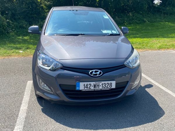 Hyundai i20 Hatchback, Petrol, 2014, Grey