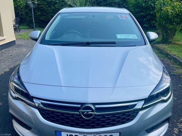 Opel Astra Hatchback, Petrol, 2018, Grey