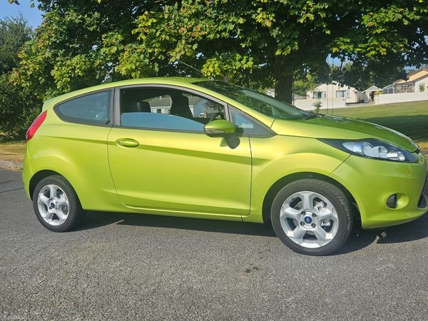 Ford Fiesta Hatchback, Petrol, 2011, Green