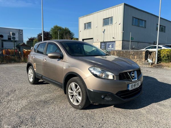 Nissan Qashqai Hatchback, Diesel, 2010, Beige