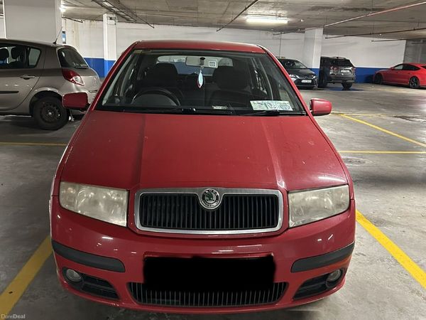 Skoda Fabia Hatchback, Petrol, 2007, Red